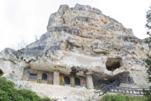 保加利亞旅遊，伊瓦諾沃岩洞教堂群