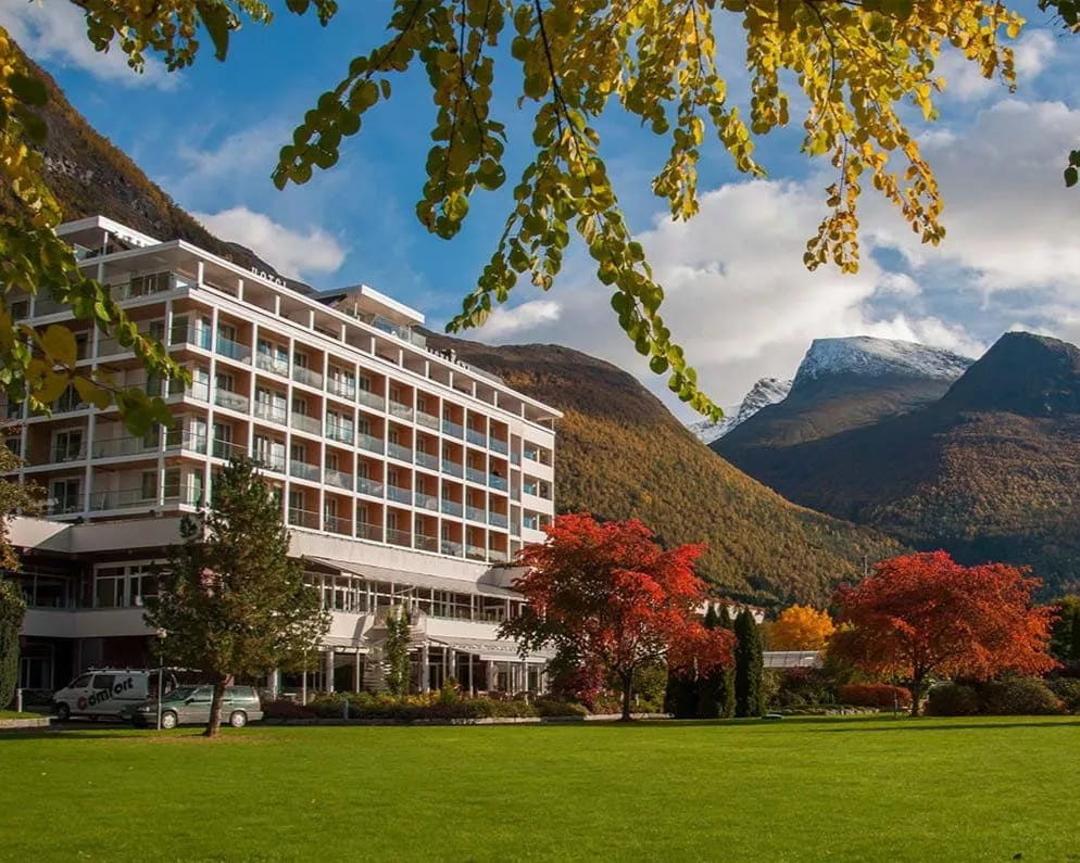 北歐旅遊，百年峽灣旅館 -Alexandra Hotel
